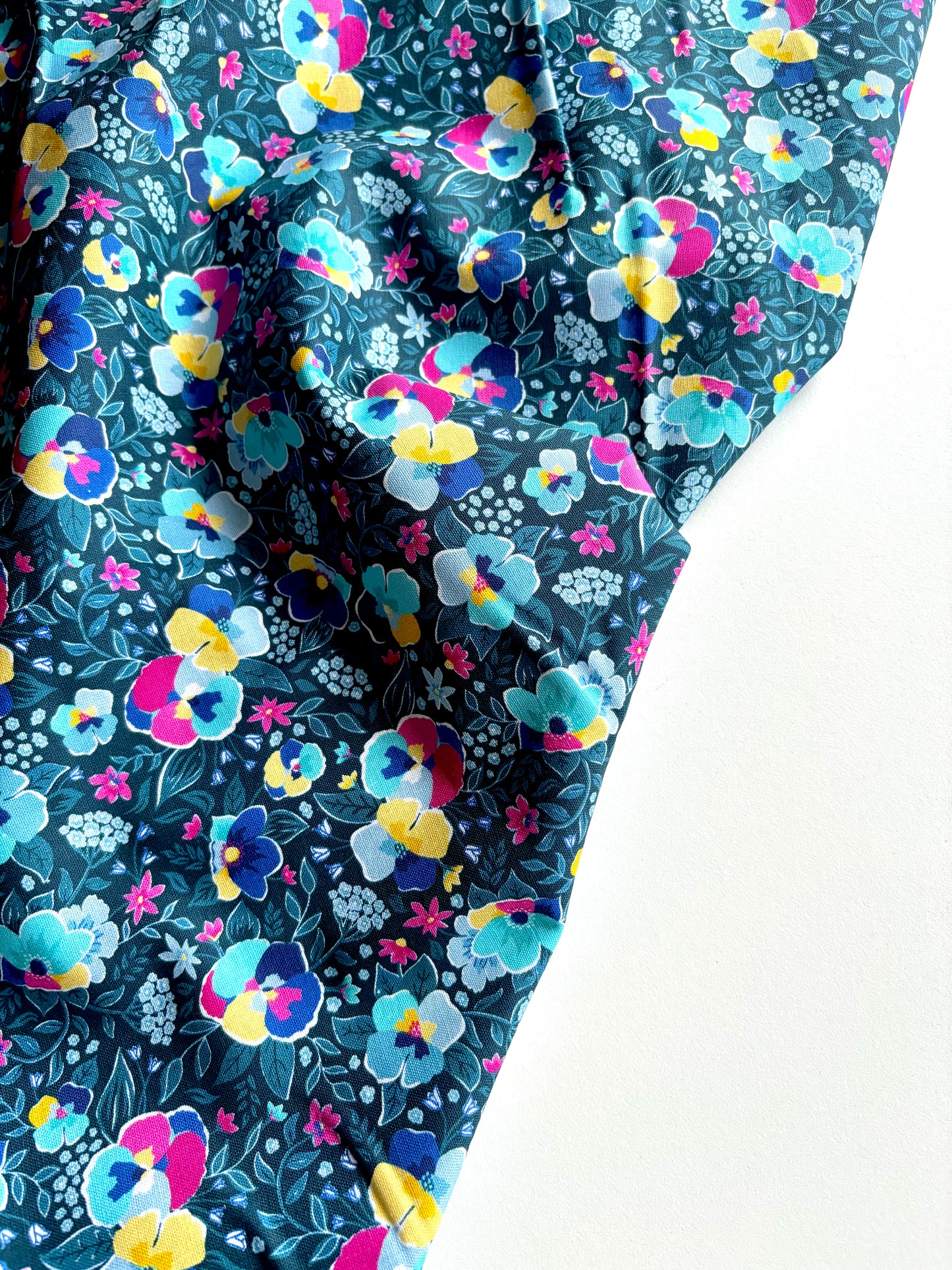 Winter Pansy Cotton - Evergreen Jumble