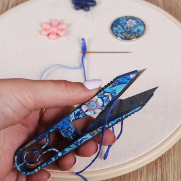 Thread Snips - Blue Floral