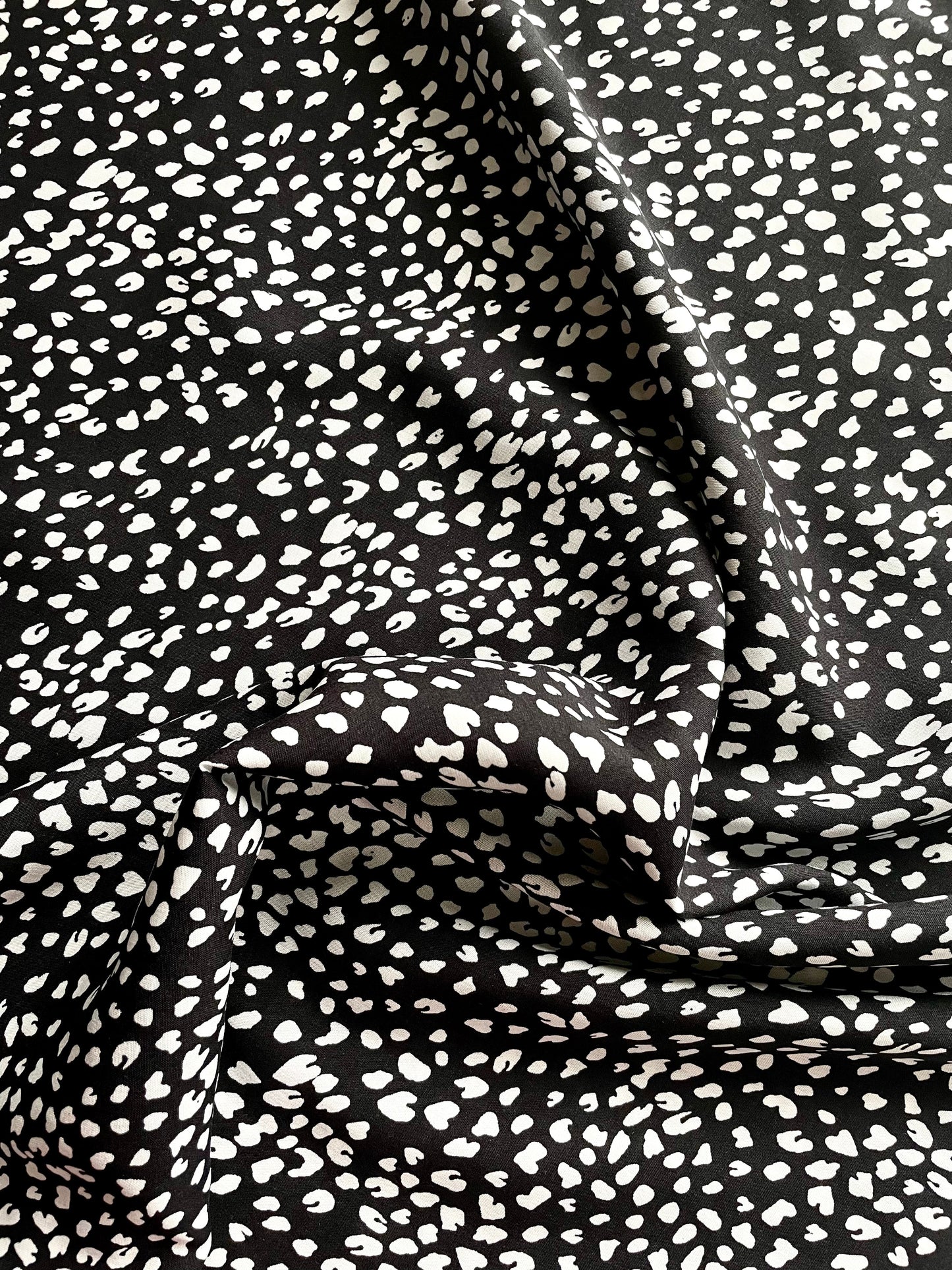 Dotty Viscose - REMNANT - 270cm [FLAW]
