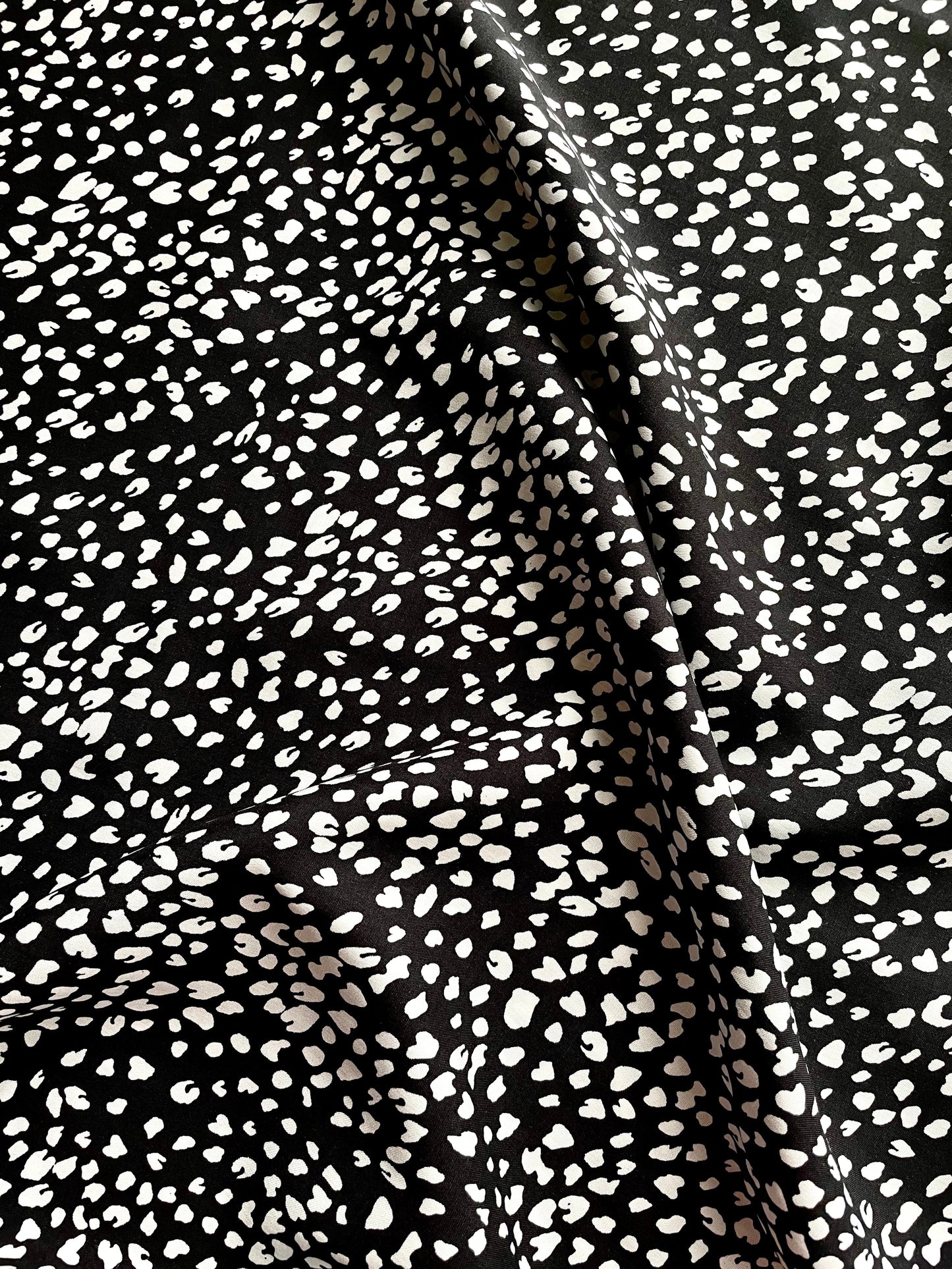 Dotty Viscose - REMNANT - 270cm [FLAW]