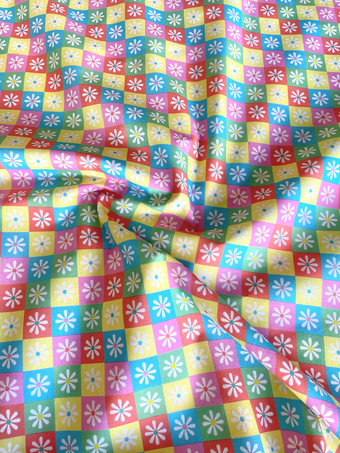 Checkered Daisy Cotton - Little Johnny - REMNANT - 270cm x 150cm - FLAW